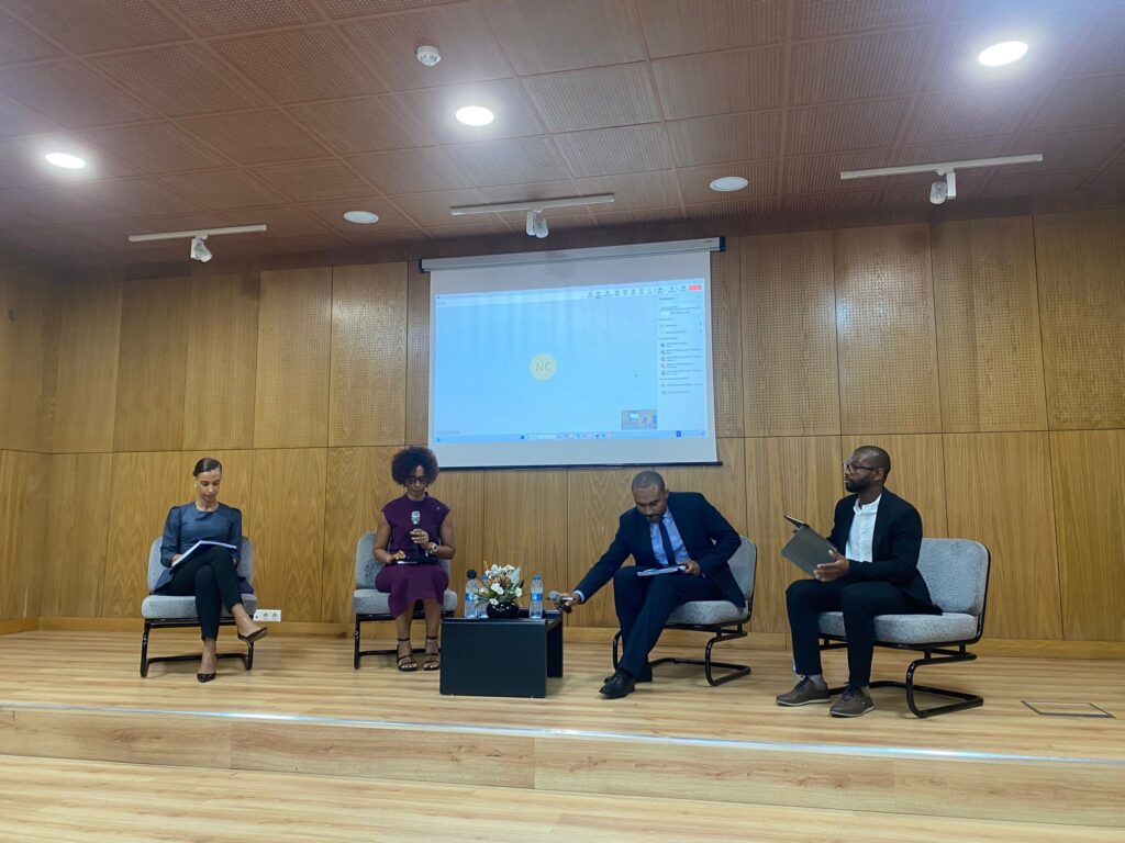 Mesa-redonda: Uma leitura possível do Boletim Estatístico • Edmir Ferreira, Presidente da Escola de Negócios e Governação da Universidade de Cabo Verde • Elisandra de Pina, Presidente do Centro Nacional de Prestações Sociais • Fréderic Santos, Administrador Executivo do Instituto Nacional de Previdência Social Moderadora: Deolinda Freire, Rádio Televisão Cabo-verdiana